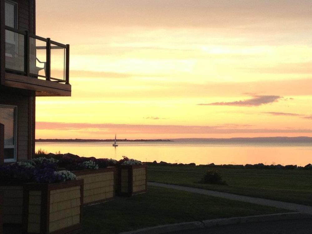Super 8 By Wyndham Caraquet Hotel Exterior foto